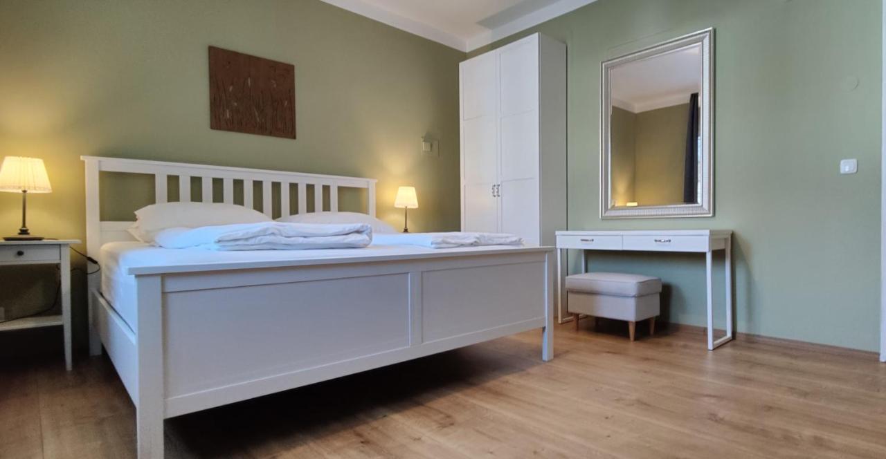 Sabines Apartments Ferienwohnungen Frauenkirchen Exteriér fotografie
