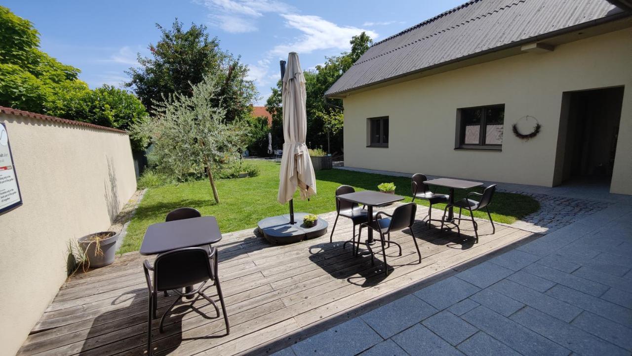 Sabines Apartments Ferienwohnungen Frauenkirchen Exteriér fotografie
