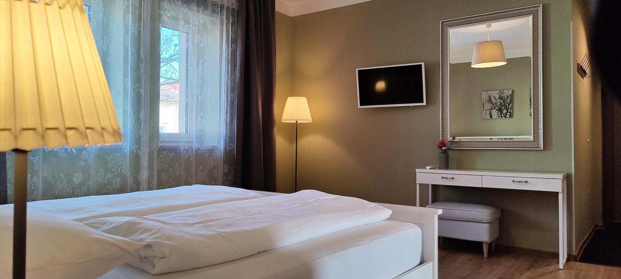 Sabines Apartments Ferienwohnungen Frauenkirchen Exteriér fotografie